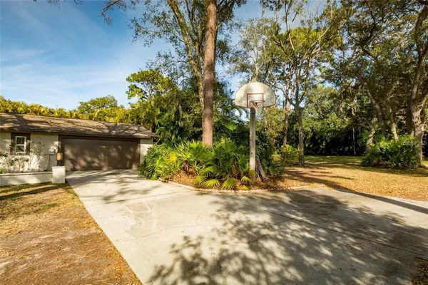 $3,700 | 1647 Hobbit Road, Dunedin, FL 34698