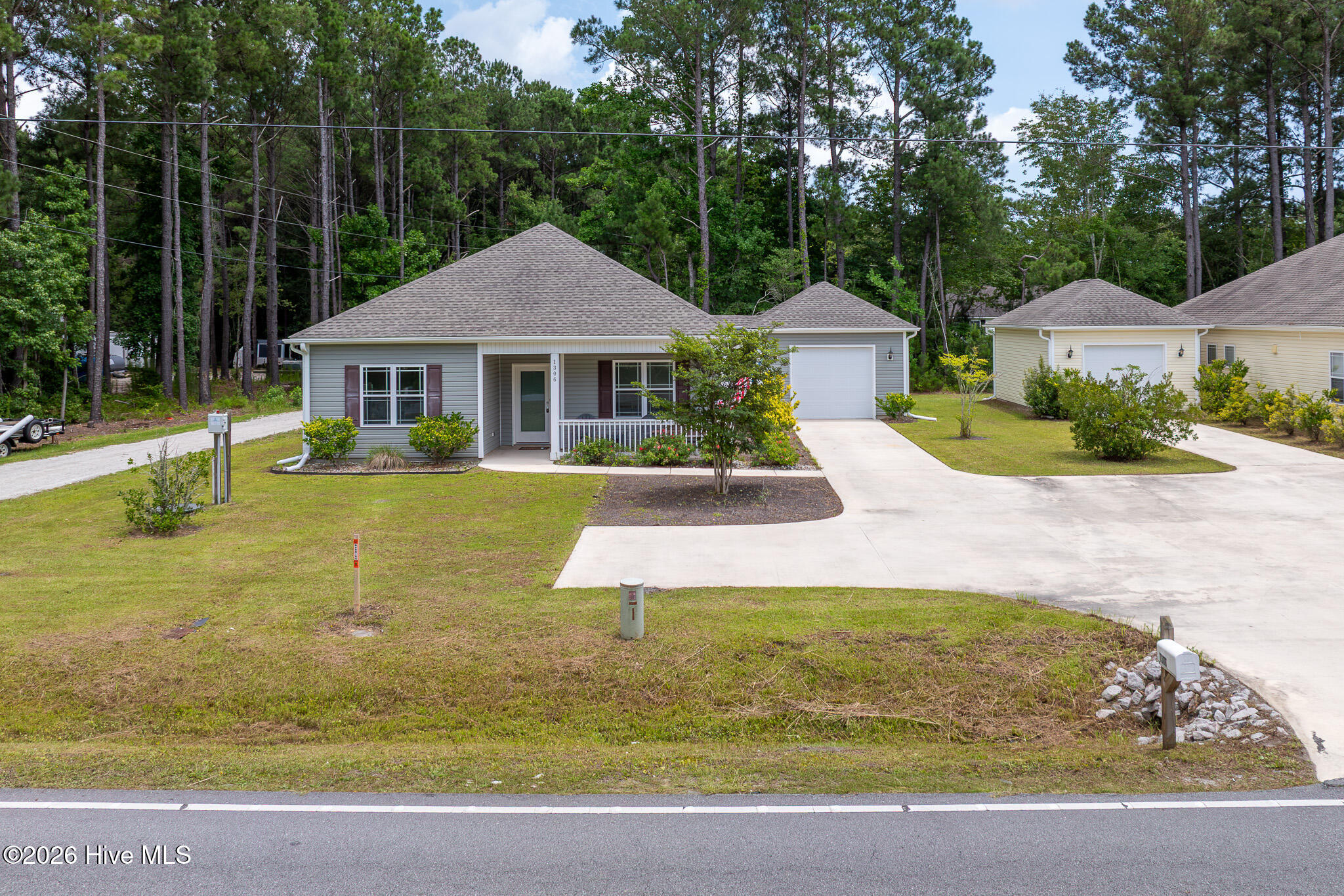 1306 Old Folkstone Road Sneads Ferry, NC 28460 - Photo 3 of 38
