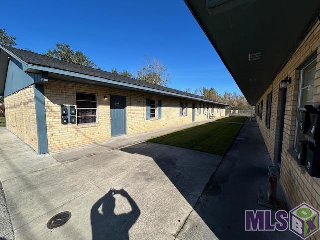 1407 Memory Lane Houma, LA 70363 - Photo 2 of 11 Left Side