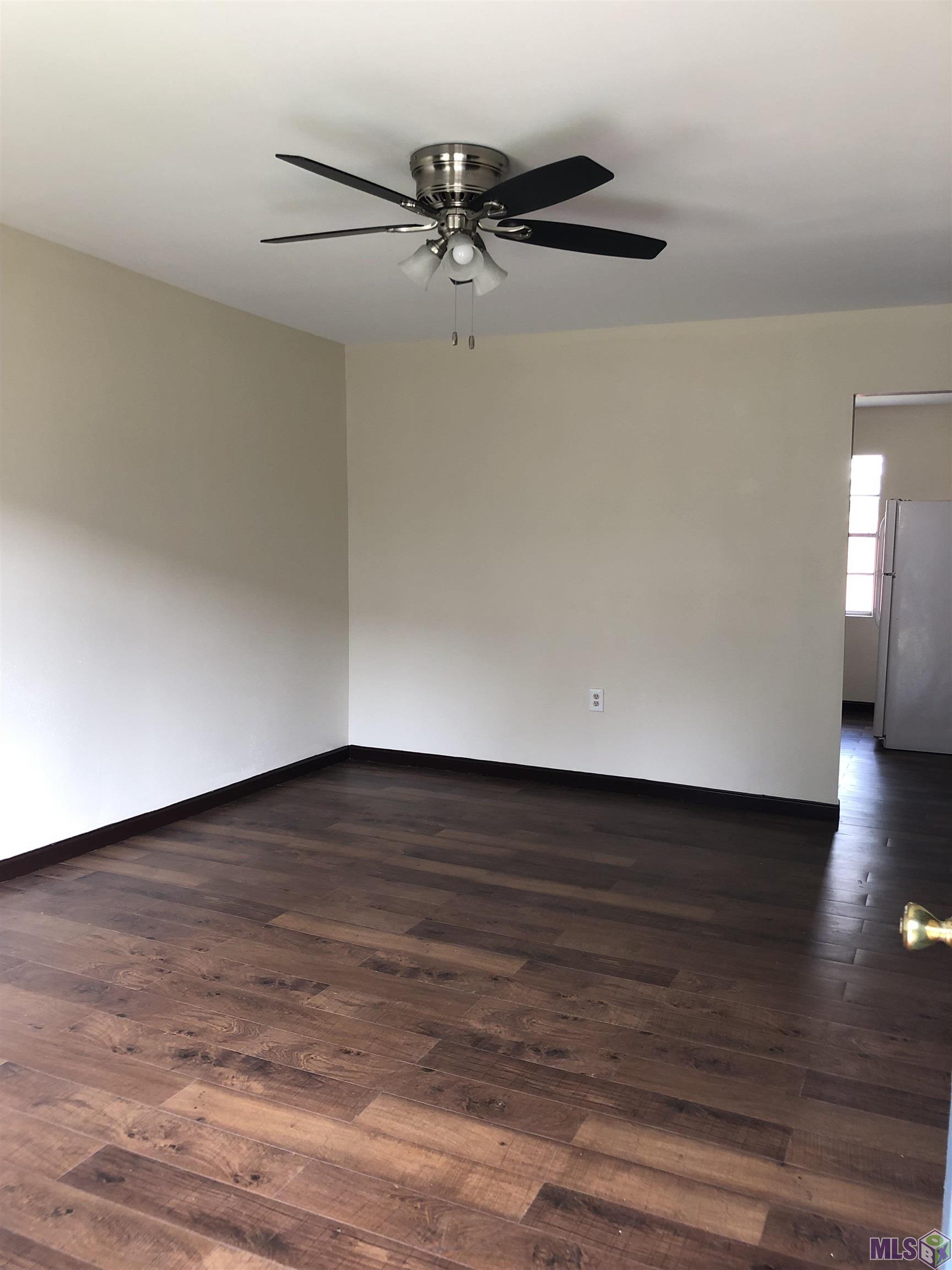 1407 Memory Lane Houma, LA 70363 - Photo 5 of 11 Living