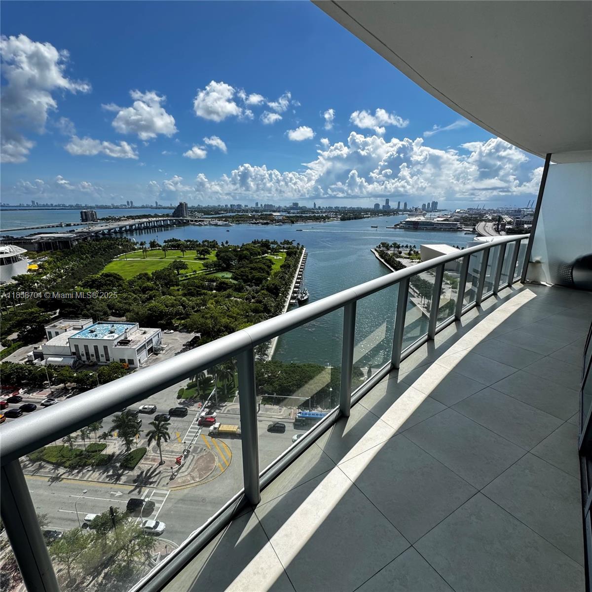 888 Biscayne Boulevard, Unit 2012 Miami, FL 33132 - Photo 21 of 23