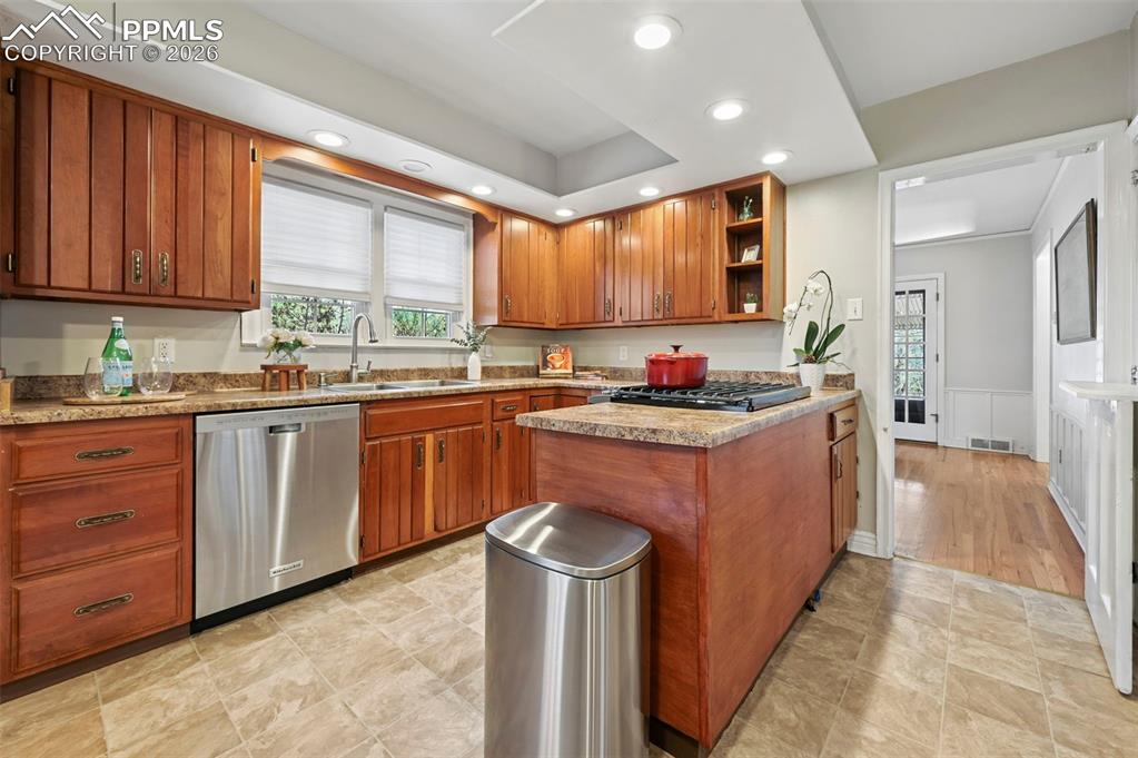 21 Sumner Street Colorado Springs, CO 80906 - Photo 11 of 48