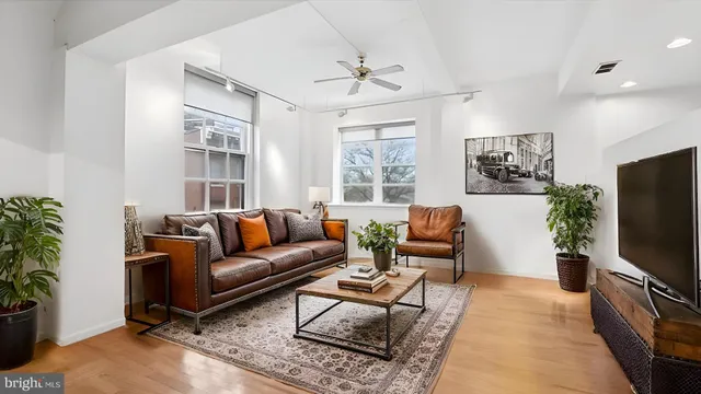 $379,900 | 246 North 3rd Street, Unit 4CD, Philadelphia, PA 19106