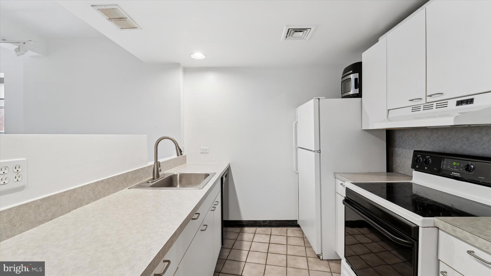 246 North 3rd Street, Unit 4CD Philadelphia, PA 19106 - Photo 12 of 27