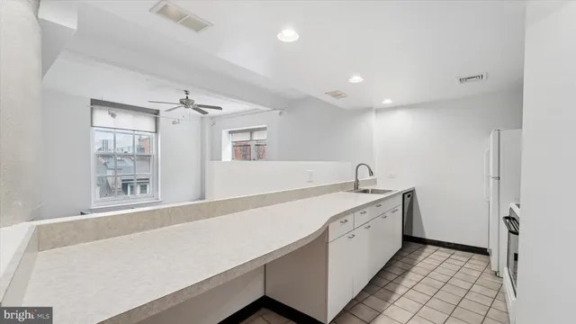 $379,900 | 246 North 3rd Street, Unit 4CD, Philadelphia, PA 19106