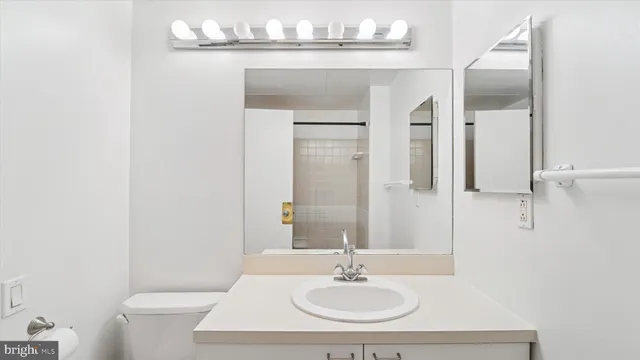 $379,900 | 246 North 3rd Street, Unit 4CD, Philadelphia, PA 19106