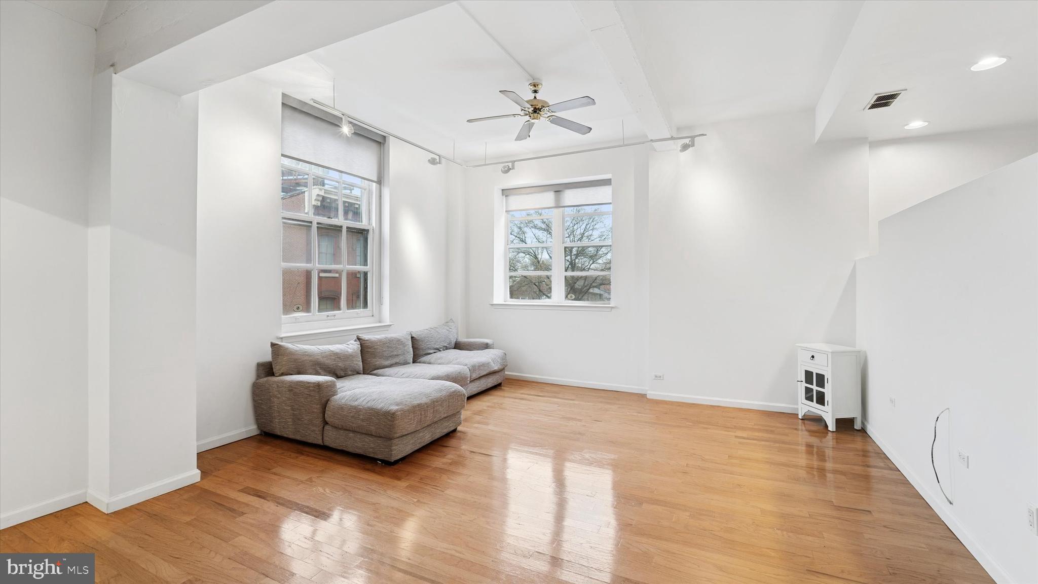 246 North 3rd Street, Unit 4CD Philadelphia, PA 19106 - Photo 8 of 27