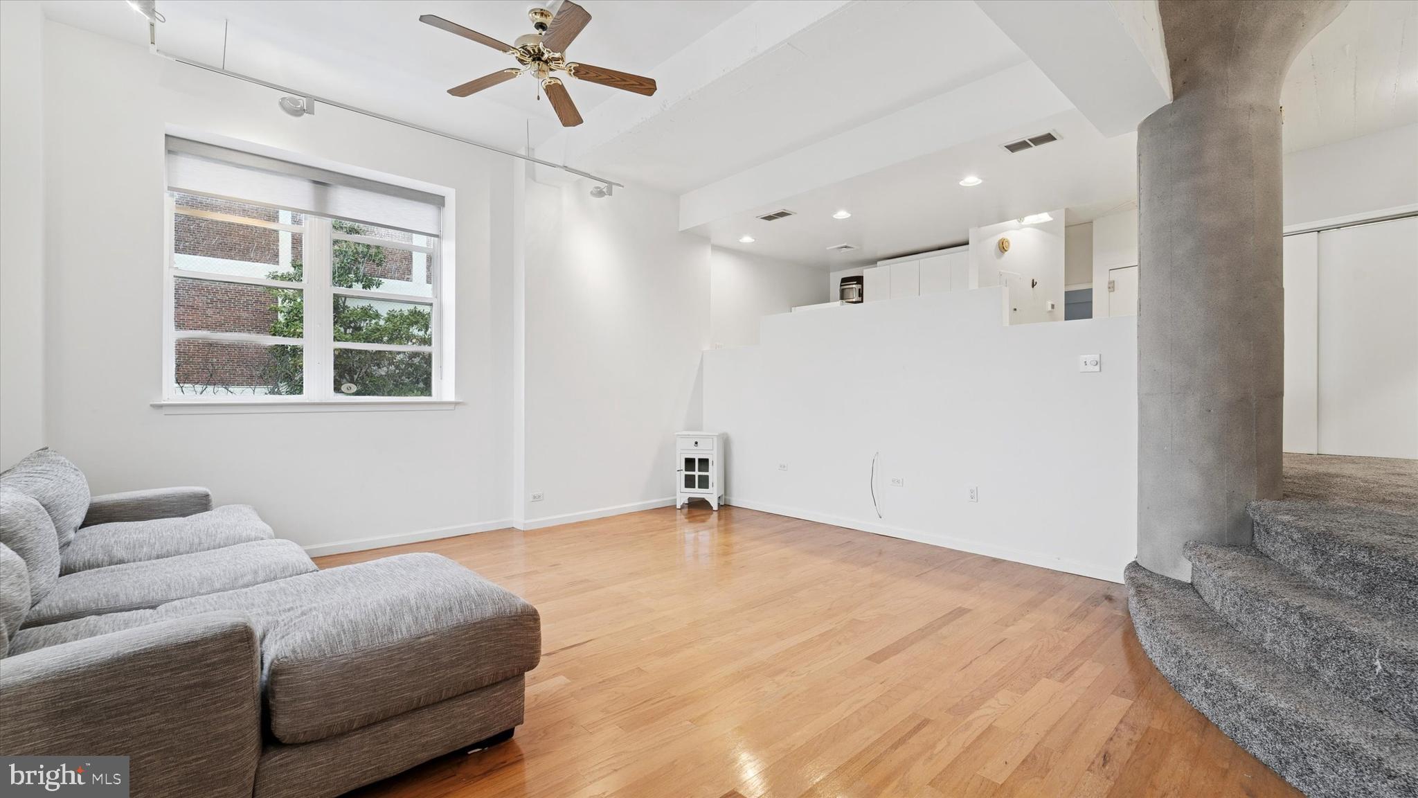 246 North 3rd Street, Unit 4CD Philadelphia, PA 19106 - Photo 9 of 27