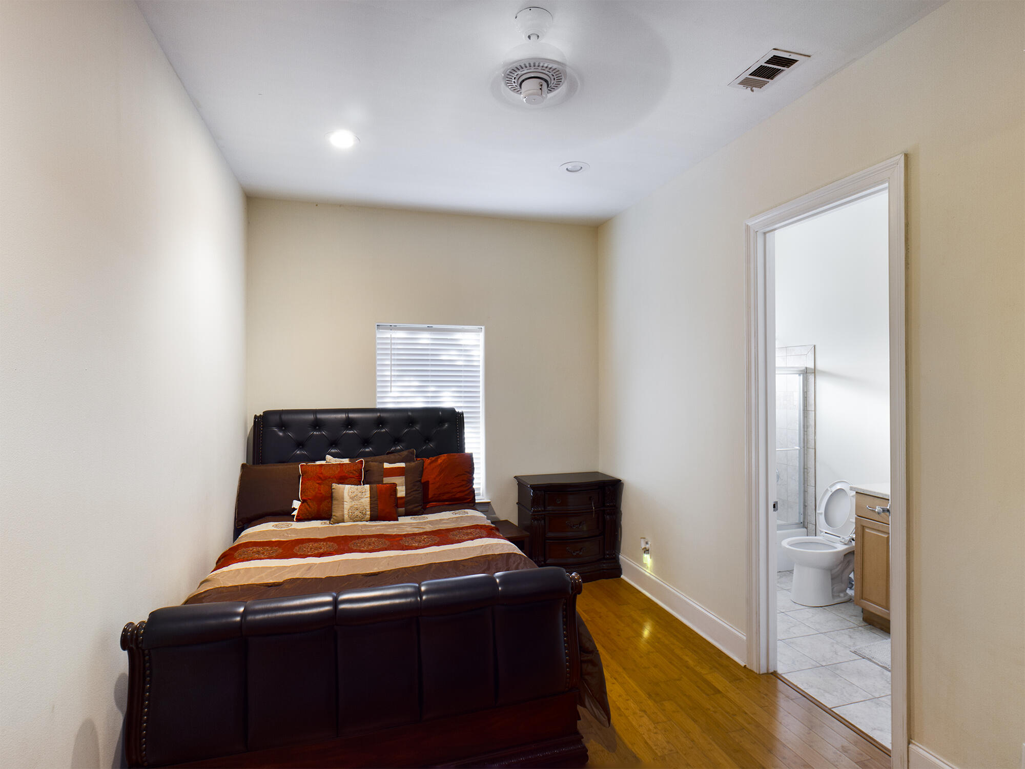 263 Leaning Pines Loop Destin, FL 32541 - Photo 25 of 58 a view of room with washer and dryer