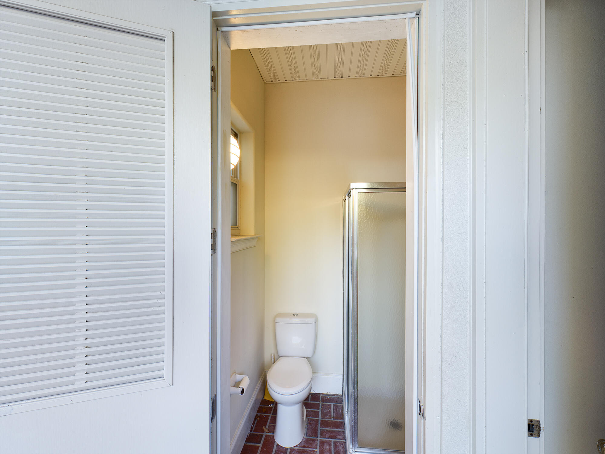 263 Leaning Pines Loop Destin, FL 32541 - Photo 54 of 58 a bathroom with a toilet