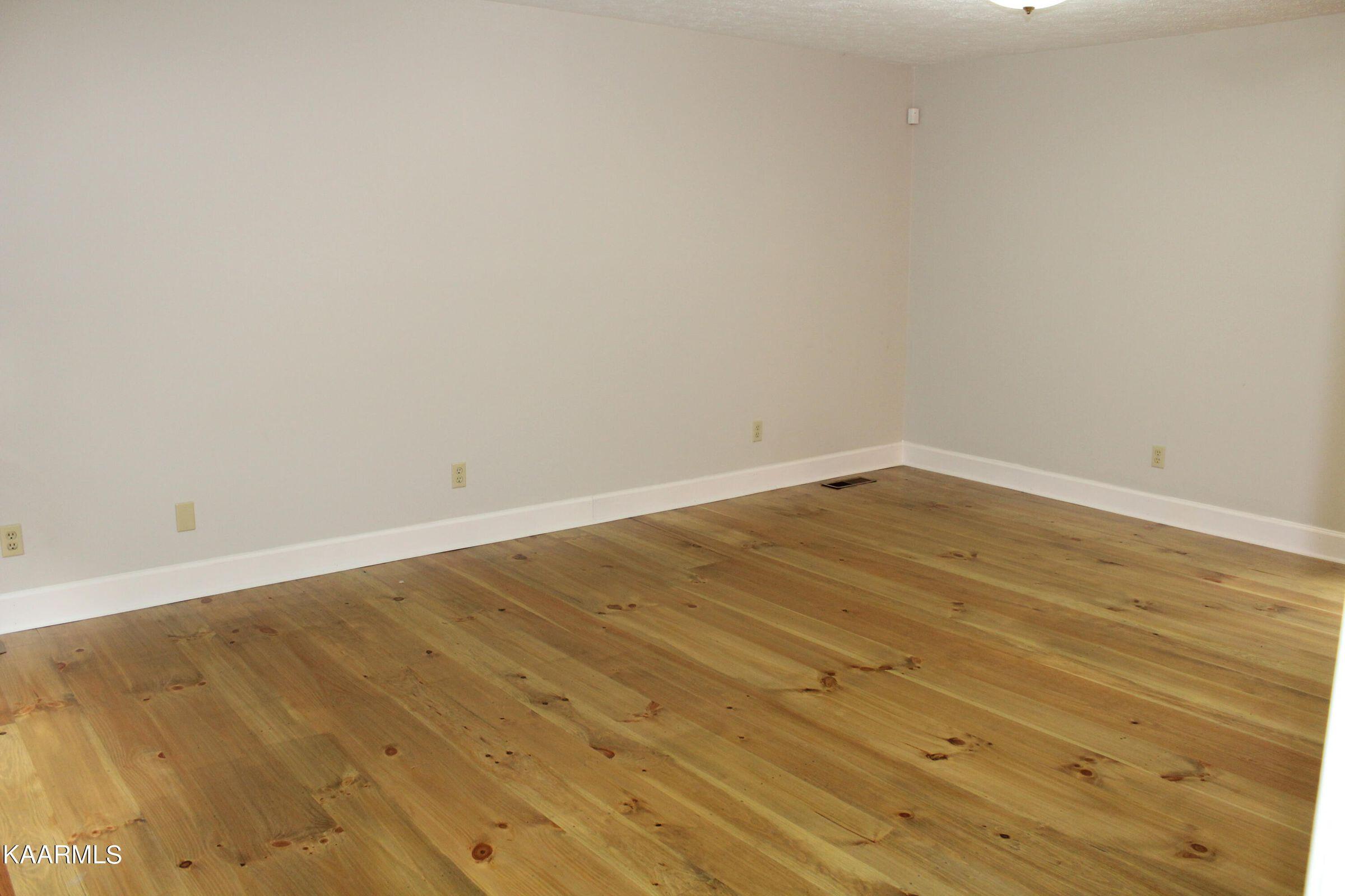 165 Lake Hill Road Middlesboro, KY 40965 - Photo 22 of 53 20220903161856182484000000-o