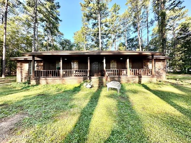 $180,000 | 621 Felder Lane Northeast, Brookhaven, MS 39601