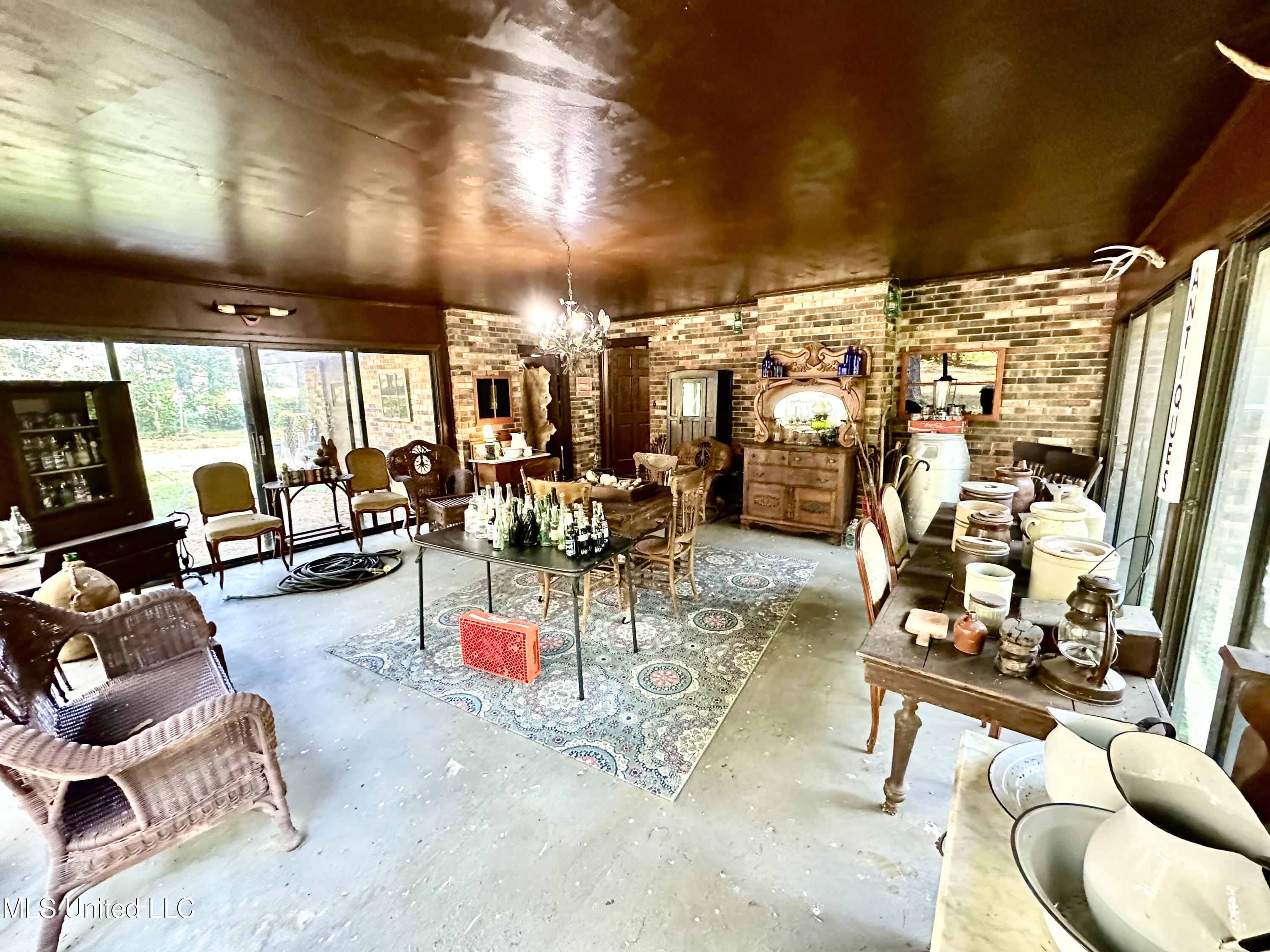 621 Felder Lane Northeast Brookhaven, MS 39601 - Photo 3 of 22 IMG_5458