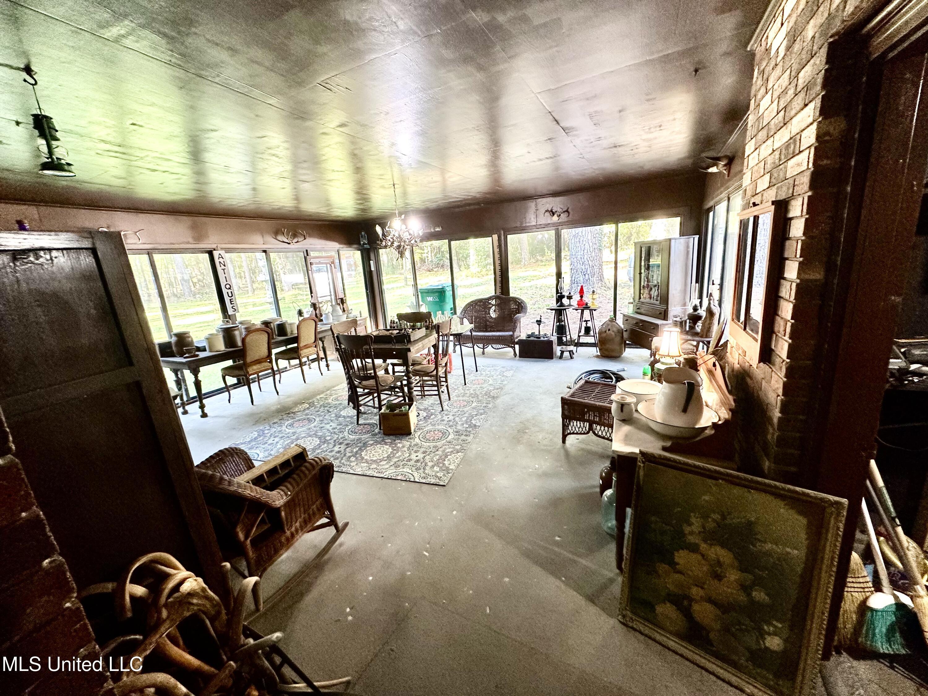 621 Felder Lane Northeast Brookhaven, MS 39601 - Photo 4 of 22 IMG_5461