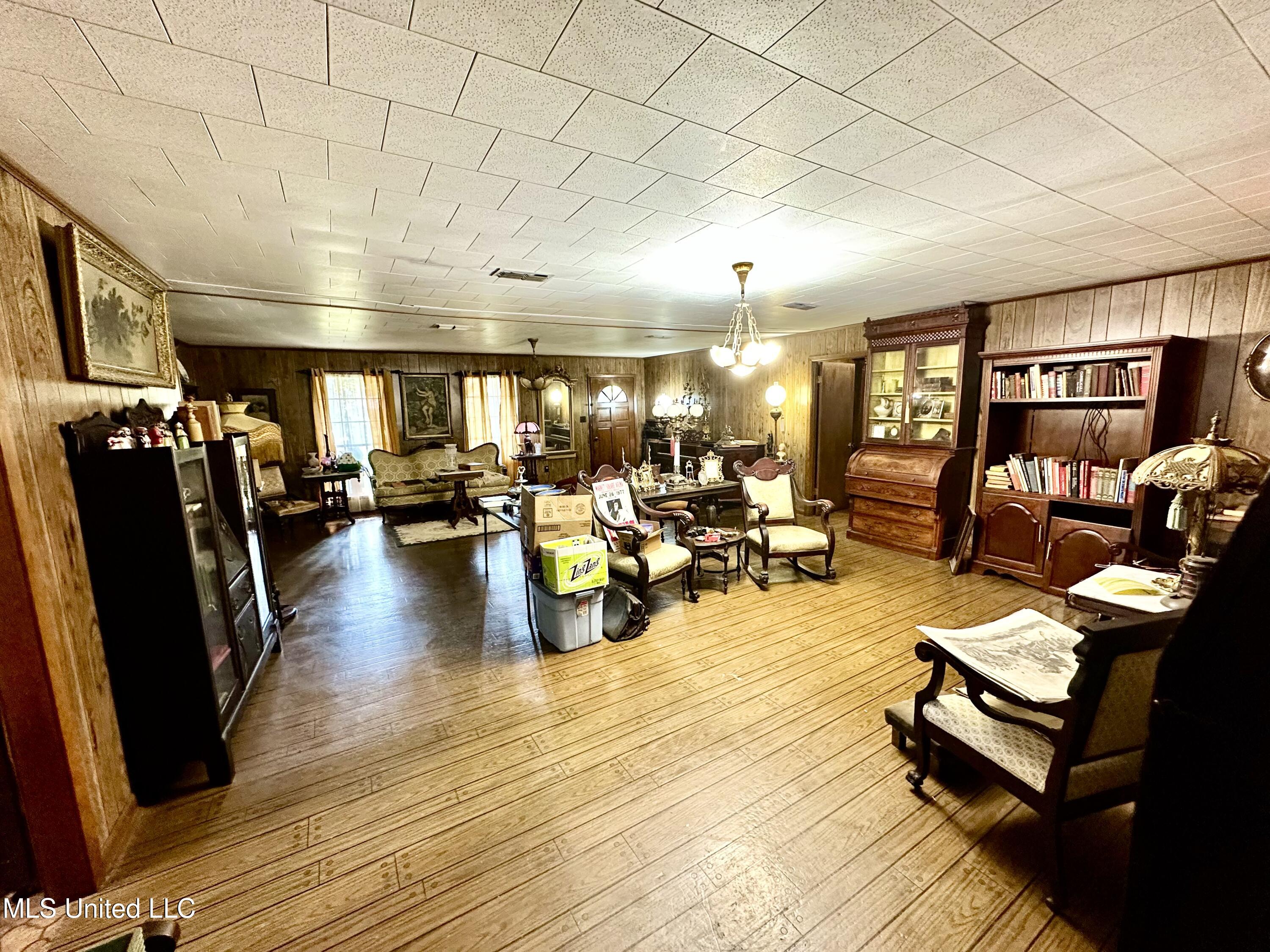 621 Felder Lane Northeast Brookhaven, MS 39601 - Photo 5 of 22 IMG_5460