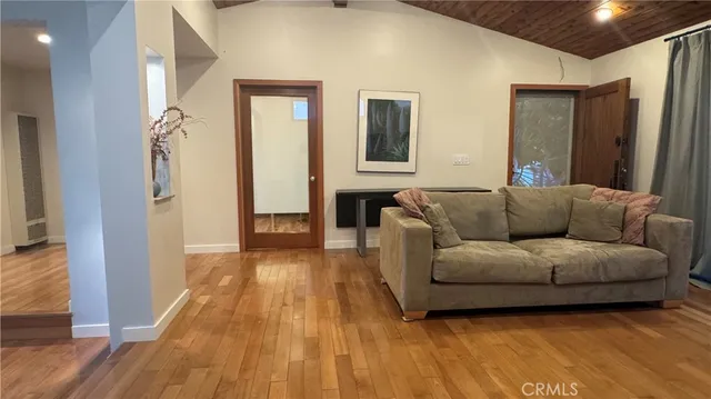 $1,674,200 | 2117 Colby Avenue, West Los Angeles, CA 90025