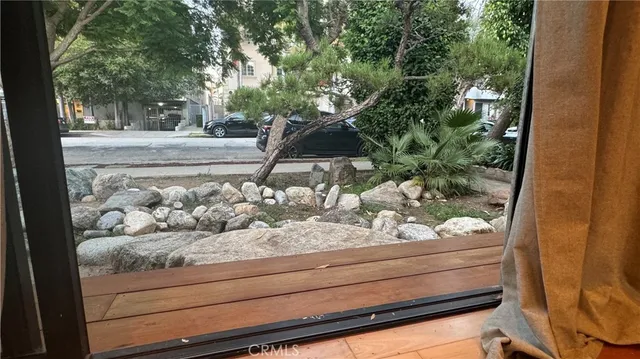 $1,674,200 | 2117 Colby Avenue, West Los Angeles, CA 90025