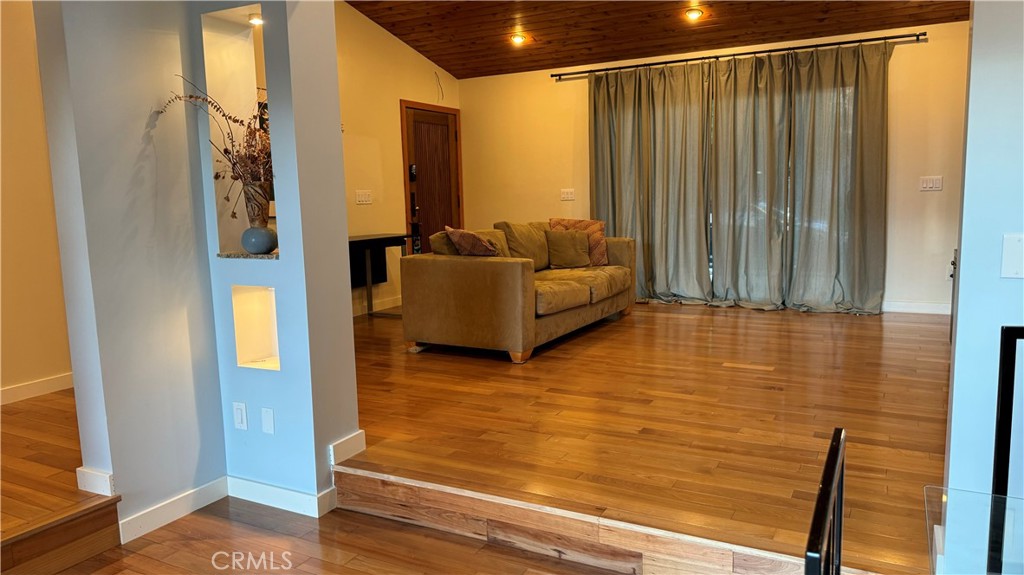 2117 Colby Avenue West Los Angeles, CA 90025 - Photo 42 of 43 a view of room with furniture and a window