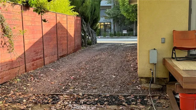 $1,674,200 | 2117 Colby Avenue, West Los Angeles, CA 90025