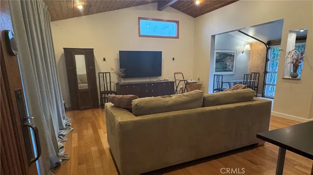 $1,674,200 | 2117 Colby Avenue, West Los Angeles, CA 90025