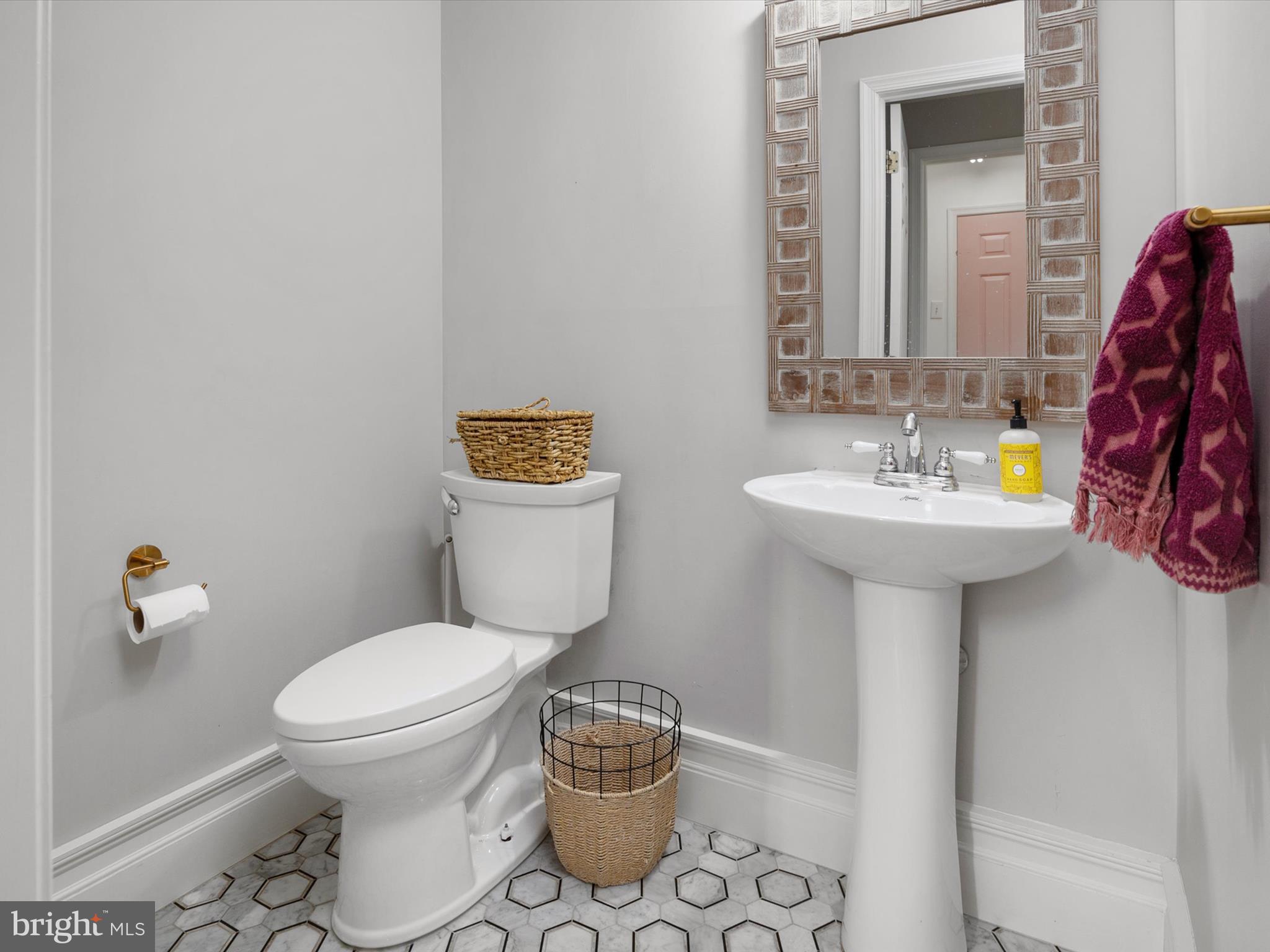 1510 Rochester Court Crofton, MD 21114 - Photo 22 of 49 Powder Room