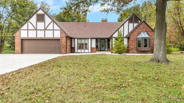 $545,000 | 4 Shady Oak Lane, Waterloo, IL 62298