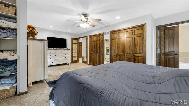 $545,000 | 4 Shady Oak Lane, Waterloo, IL 62298