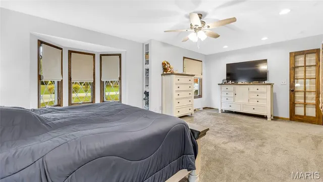 $545,000 | 4 Shady Oak Lane, Waterloo, IL 62298