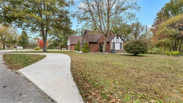 $545,000 | 4 Shady Oak Lane, Waterloo, IL 62298