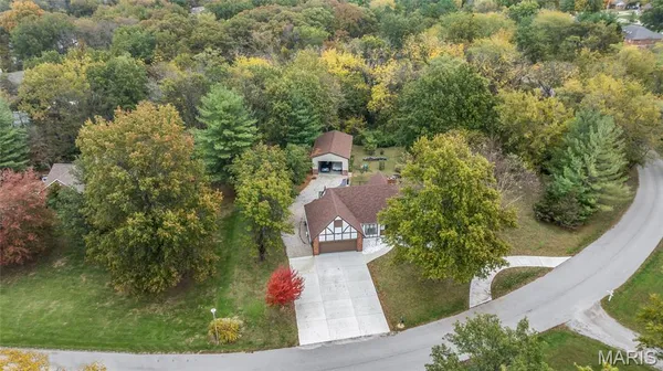 $480,000 | 4 Shady Oak Lane, Waterloo, IL 62298