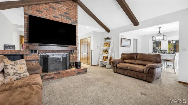 $545,000 | 4 Shady Oak Lane, Waterloo, IL 62298