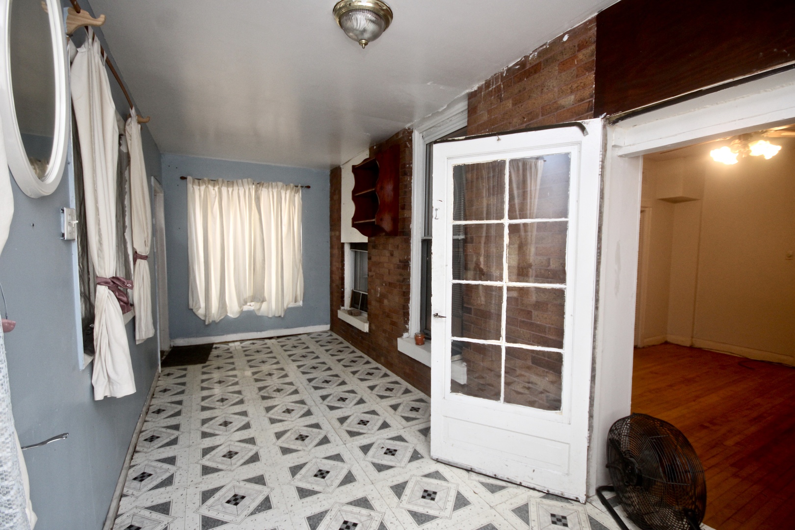 2807 South Hamlin Avenue Chicago, IL 60623 - Photo 11 of 26