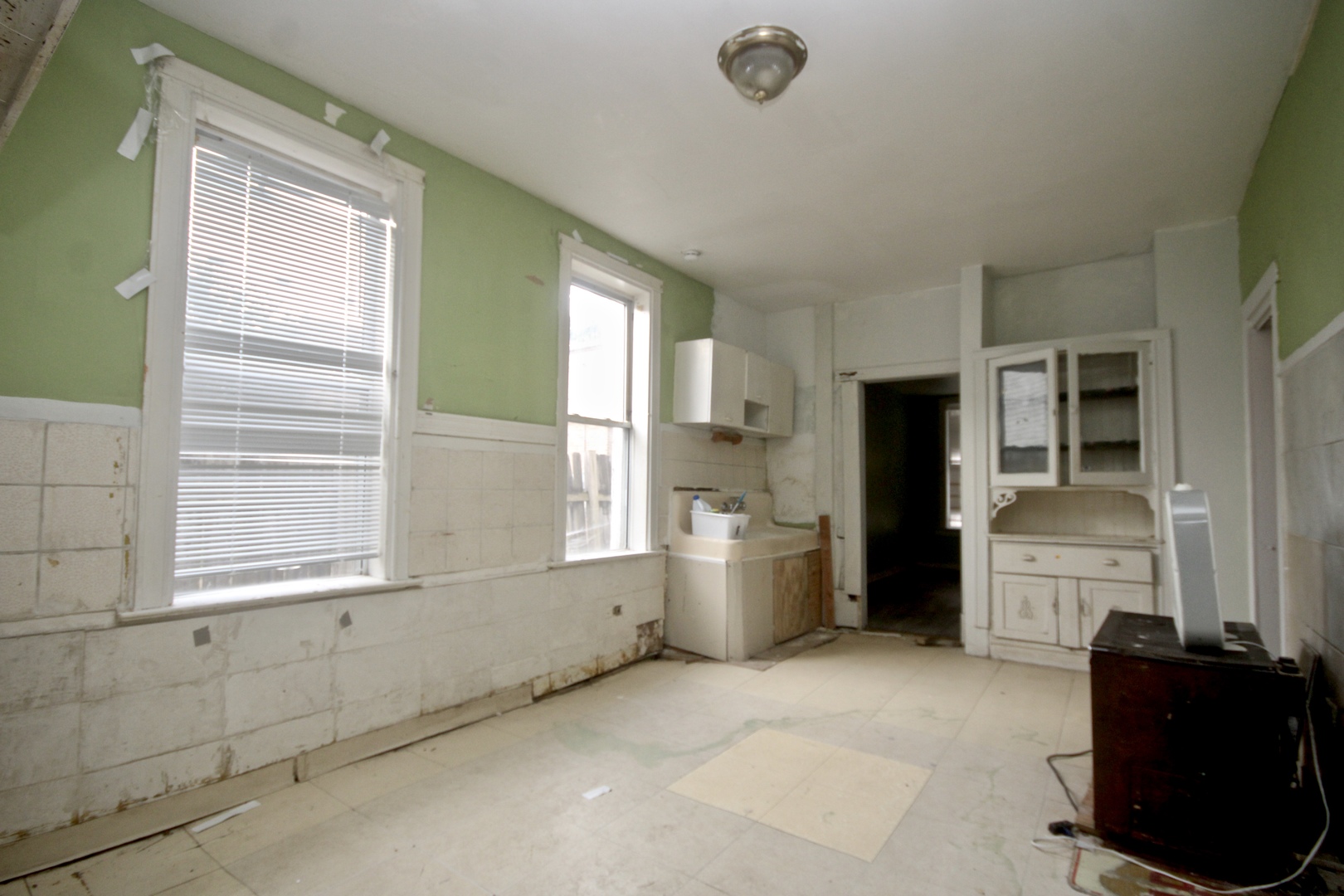 2807 South Hamlin Avenue Chicago, IL 60623 - Photo 19 of 26