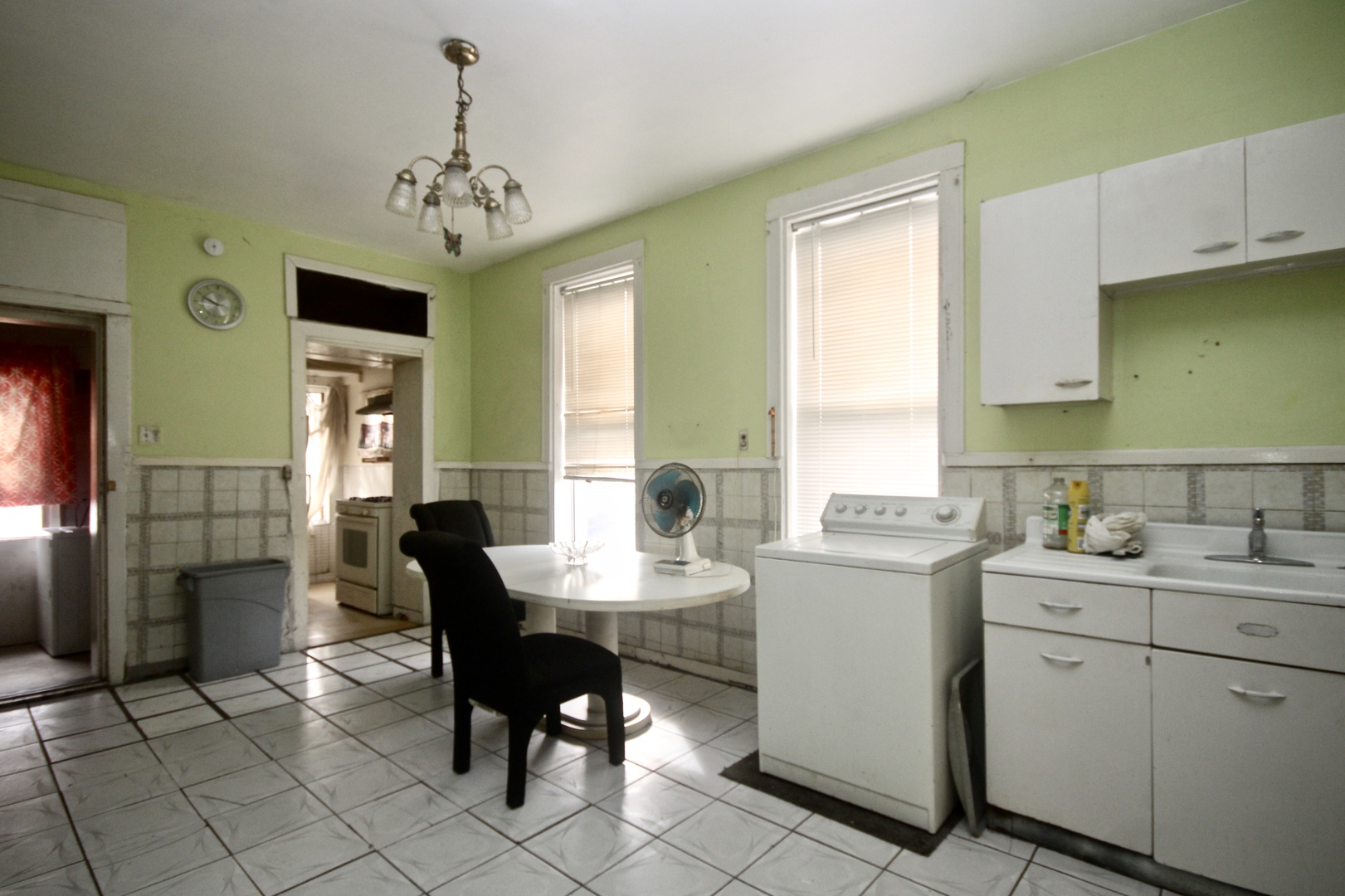 2807 South Hamlin Avenue Chicago, IL 60623 - Photo 6 of 26