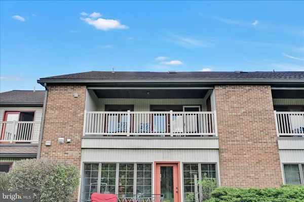 $230,000 | 204 Black Oak Drive, Lancaster, PA 17602
