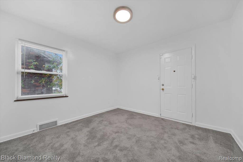 9963 Balfour Road Detroit, MI 48224 - Photo 10 of 16