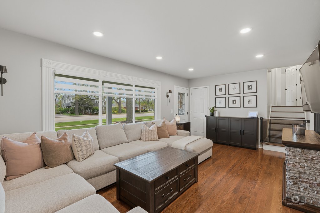 26W350 Jewell Road Winfield, IL 60190 - Photo 4 of 27