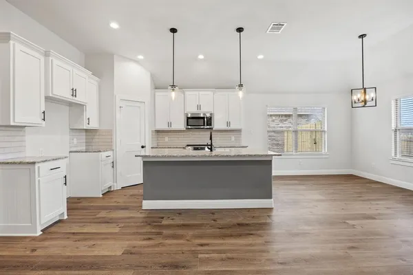 $384,900 | 1401 Oak Valley, Denton, TX 76209