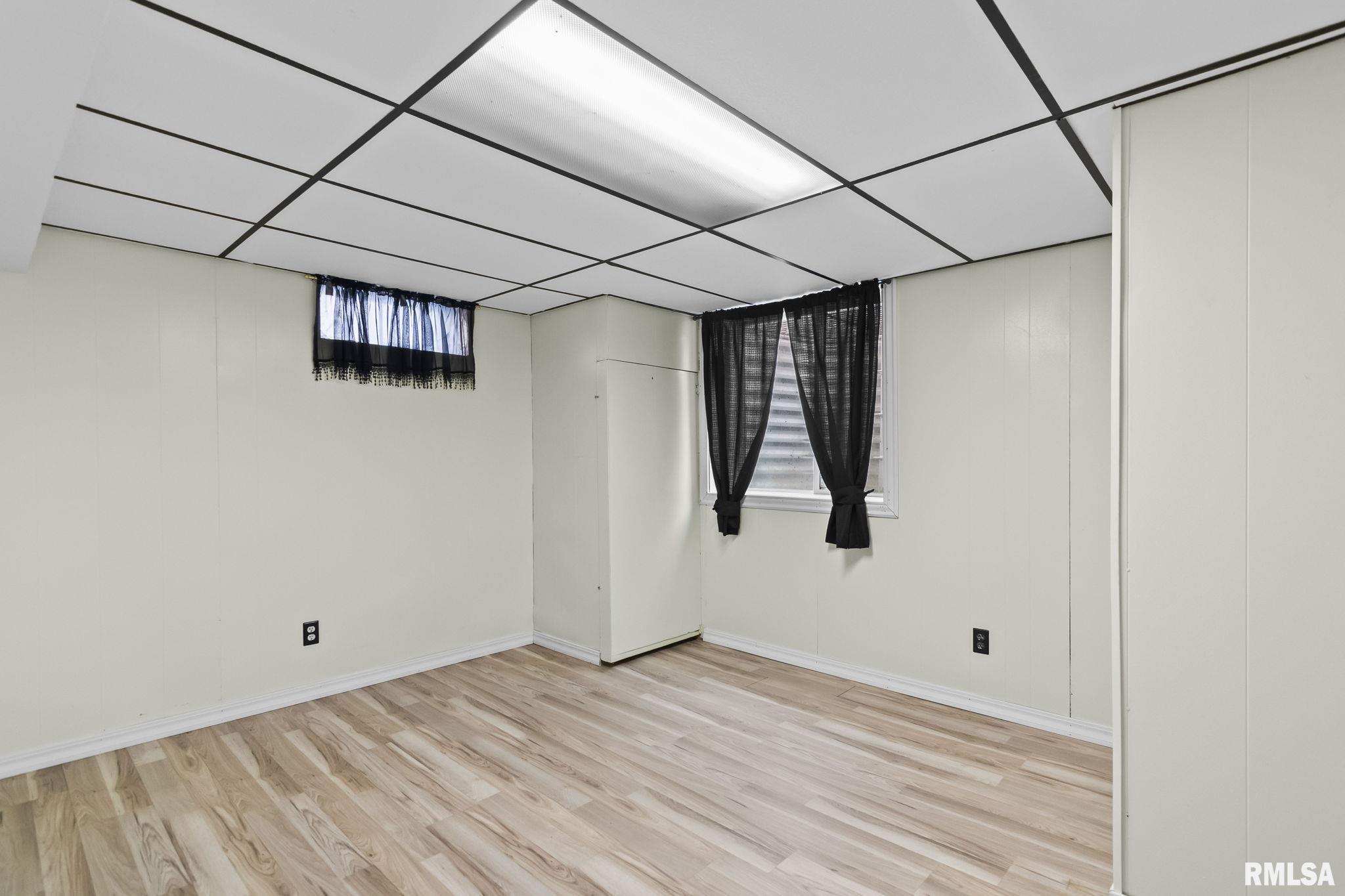 3025 East Griffiths Avenue Springfield, IL 62702 - Photo 25 of 34