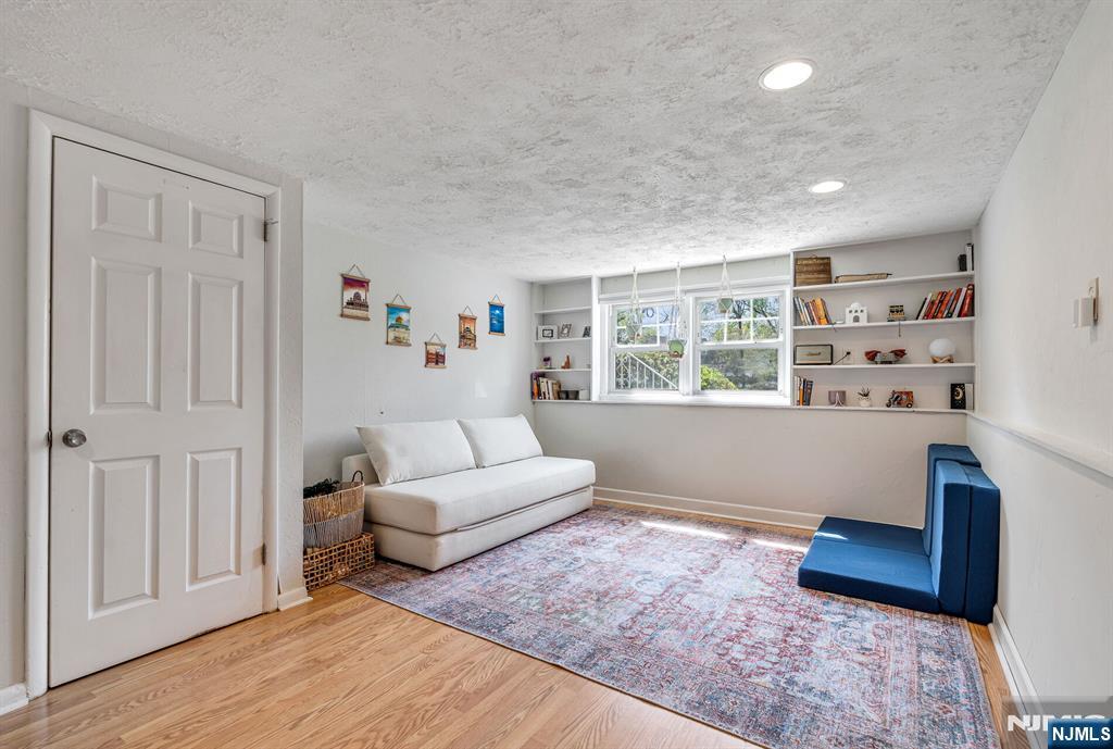 542 Nagle Street Ridgewood, NJ 07450 - Photo 22 of 29