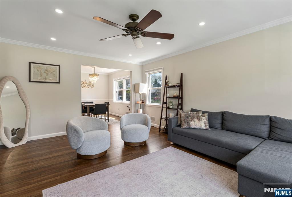 542 Nagle Street Ridgewood, NJ 07450 - Photo 6 of 29