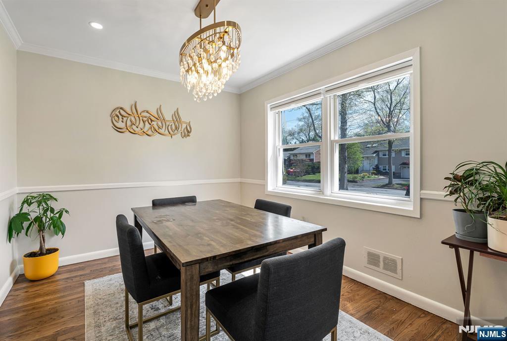 542 Nagle Street Ridgewood, NJ 07450 - Photo 7 of 29