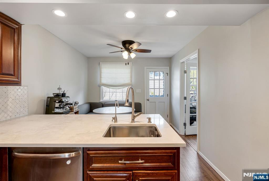 542 Nagle Street Ridgewood, NJ 07450 - Photo 10 of 29