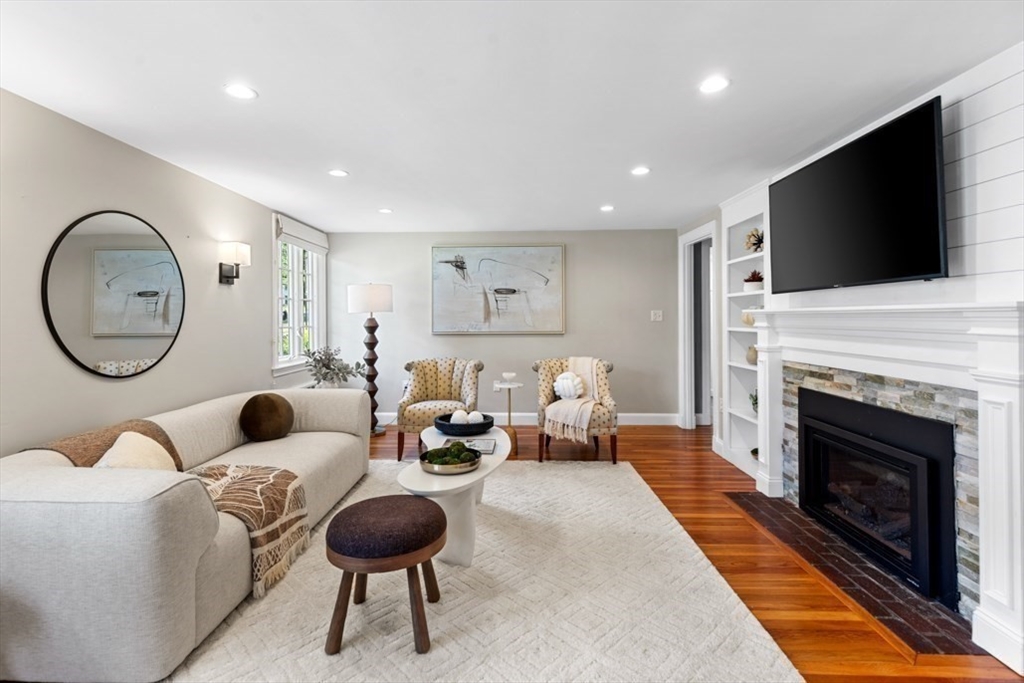 73 Locksley Road Lynnfield, MA 01940 - Photo 8 of 32 Gallery Image 8