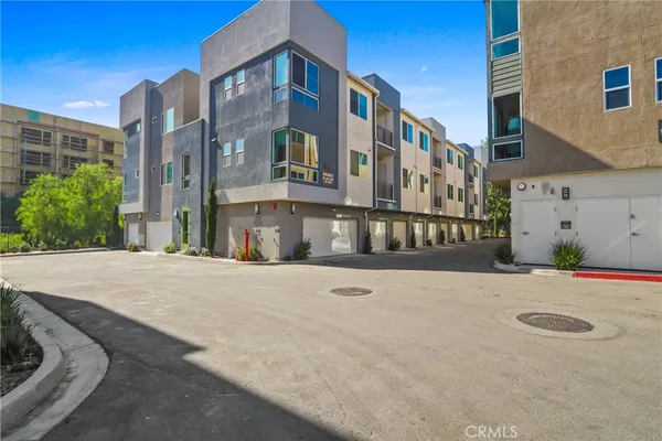 $2,750 | 960 North Tangent Privado, Unit 305, Ontario, CA 91764