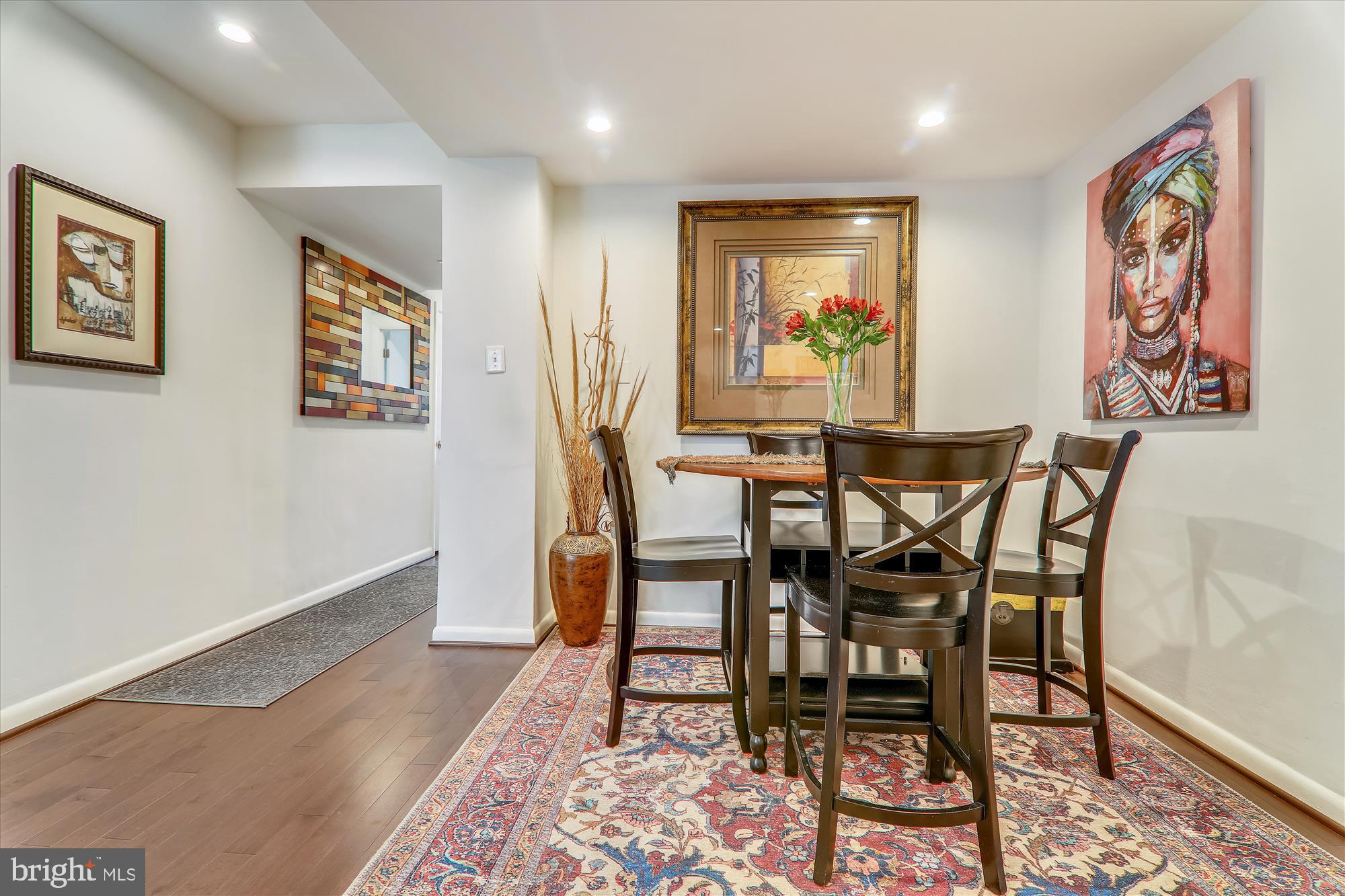 1880 Columbia Road Northwest, Unit 404 Washington, DC 20009 - Photo 8 of 30 Dining area