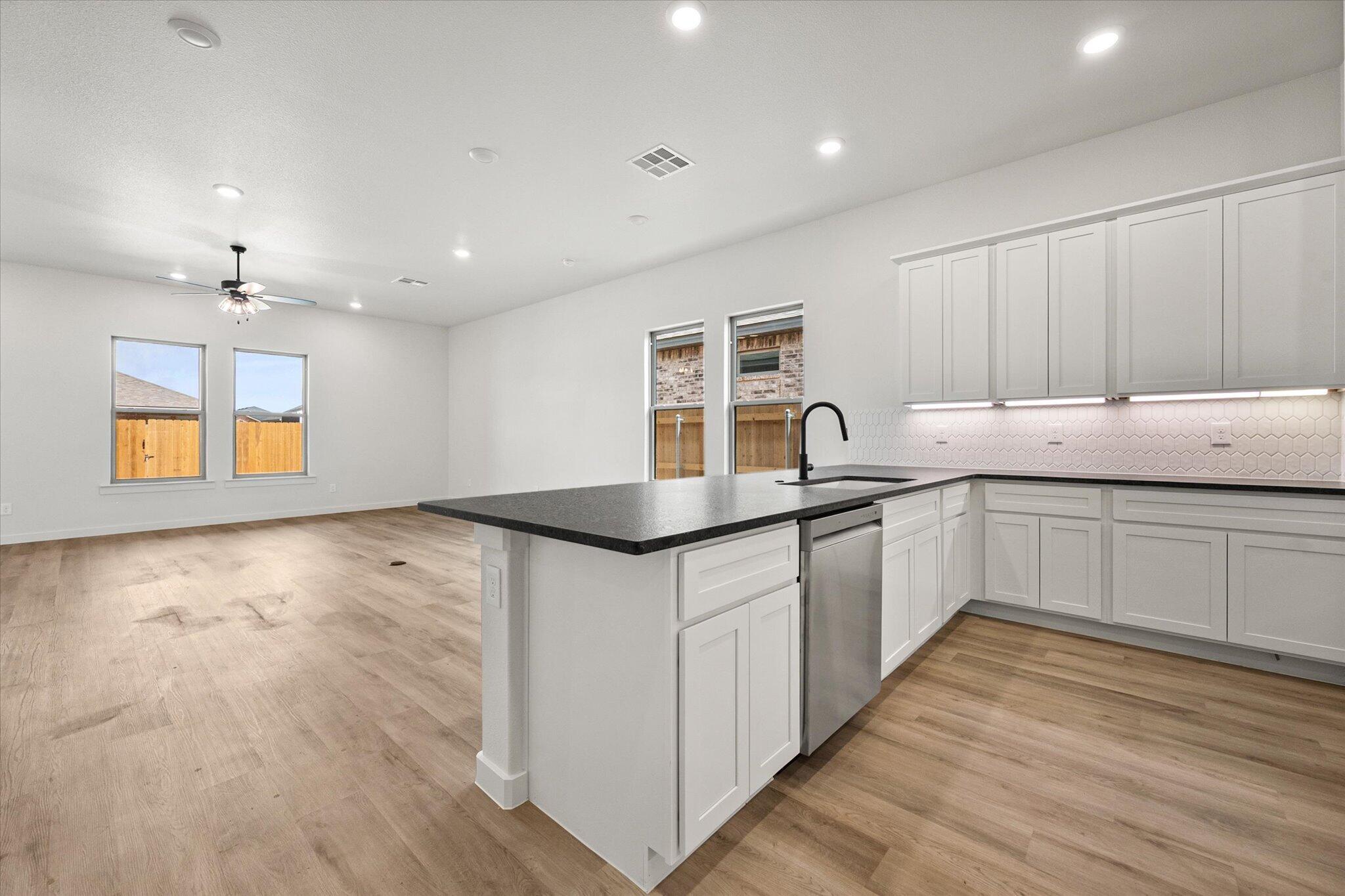 7012 16th Street Lubbock, TX 79416 - Photo 5 of 28 12-7012 16th St1902