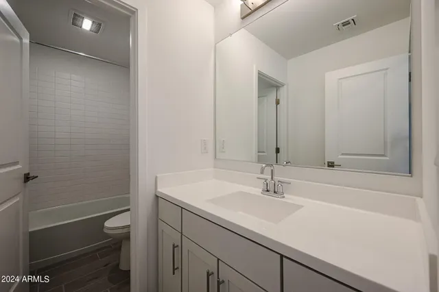 $2,700 | 7917 North 79th Avenue, Glendale, AZ 85303