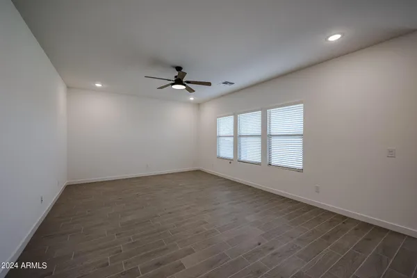 $2,500 | 7917 North 79th Avenue, Glendale, AZ 85303