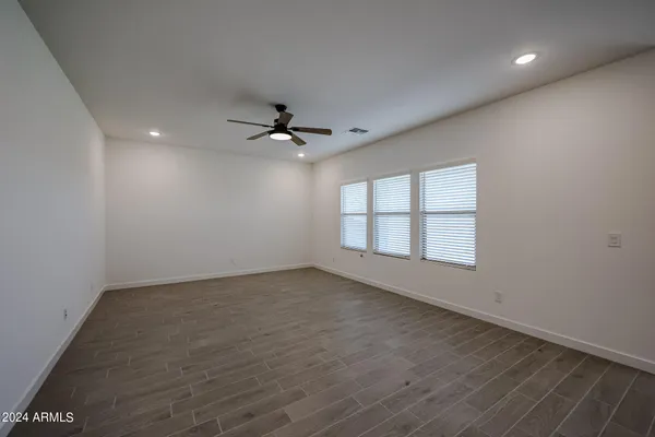 $2,600 | 7917 North 79th Avenue, Glendale, AZ 85303